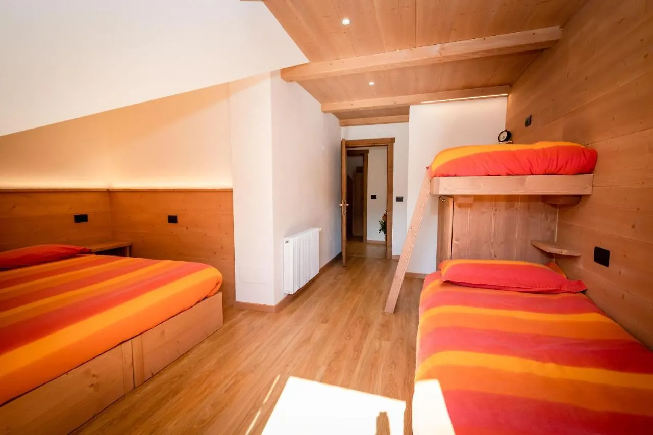 Apartment Casa Viola Lodge Isolaccia Italy